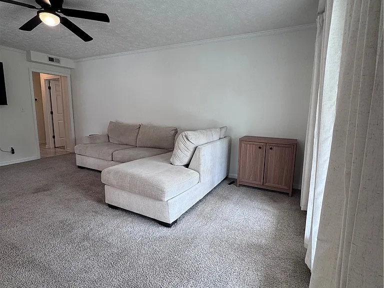 1535 Londonderry Pl — Photo 13