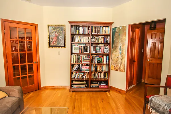 Sold by Remax City Square | media 42