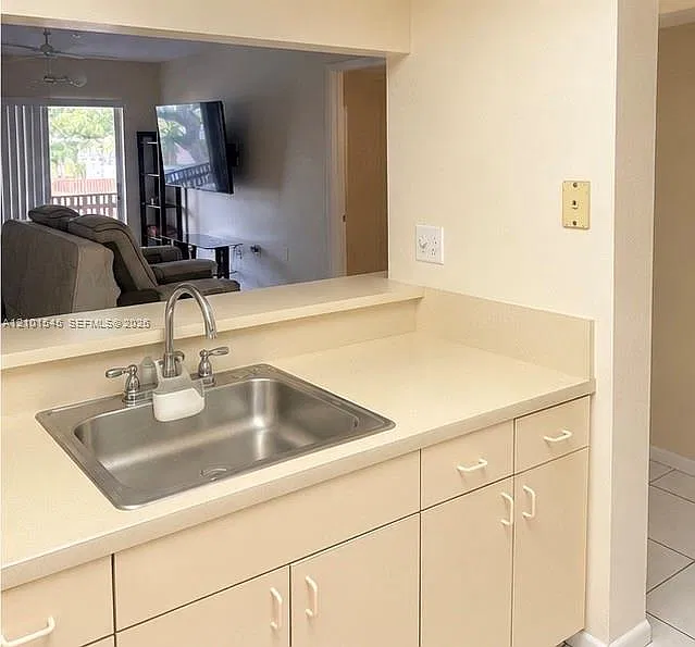 Pine Grove Condo — Photo 4