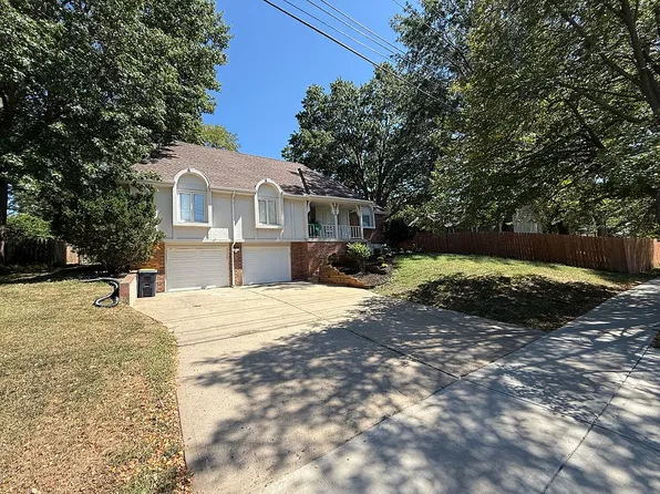 6705 N Overland Dr, Kansas City, MO 64151