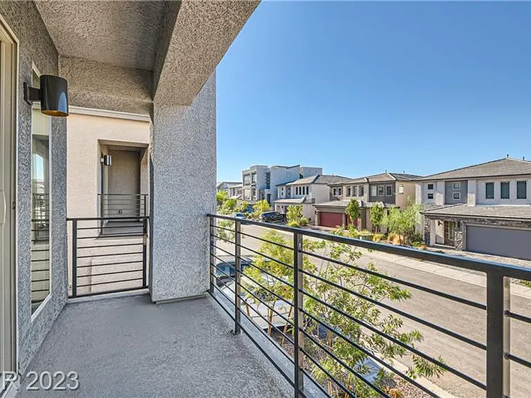 7037 Sunland Ave — Photo 11