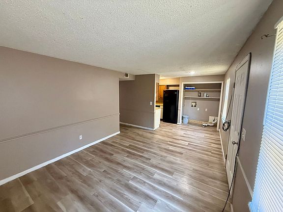 4th image of 2011 Stonemill Dr APT 3