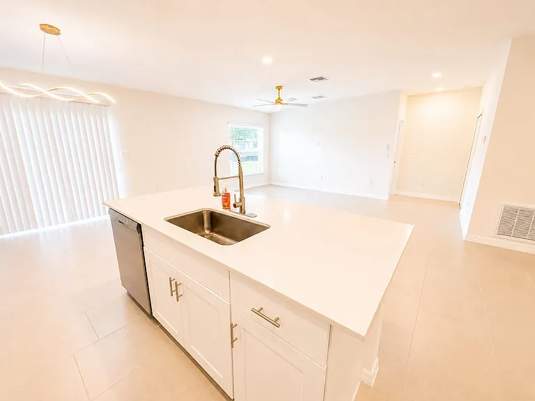 17240 Cantu Ct — Photo 32