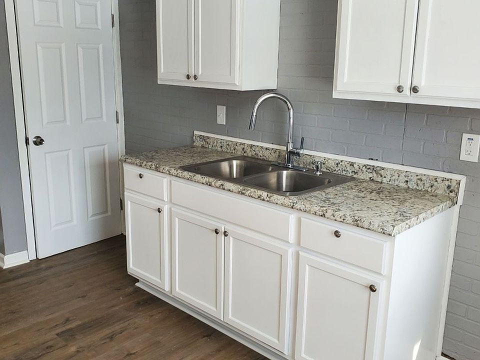 1st image of 1801 W 21st St