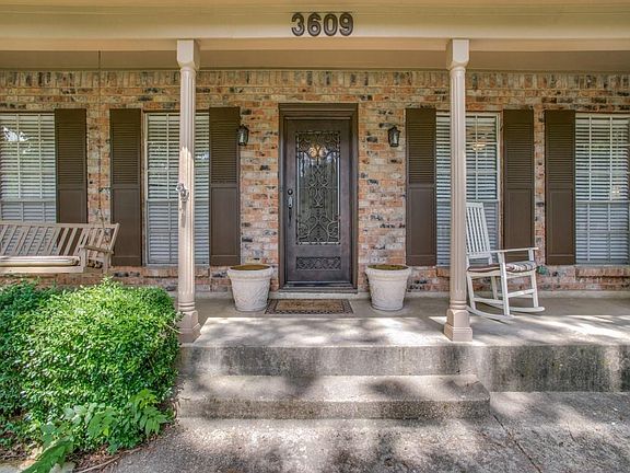 3rd image of 3609 Yorkshire Dr