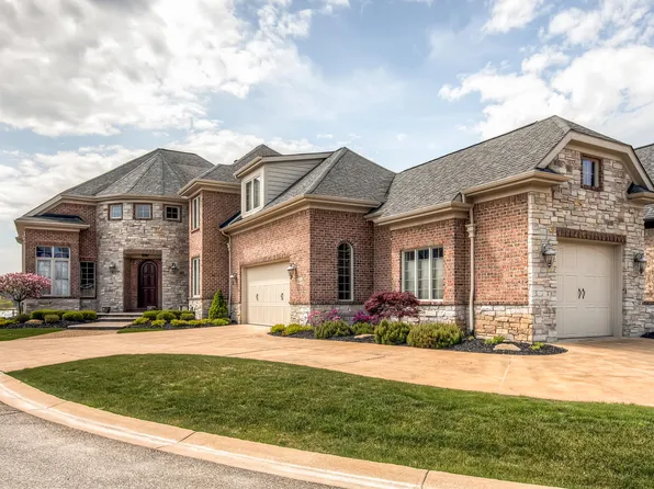 10424 Sandpiper Ct, South Lyon, MI 48178