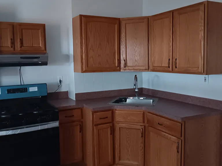 1811 Wallace Ave — Photo 3