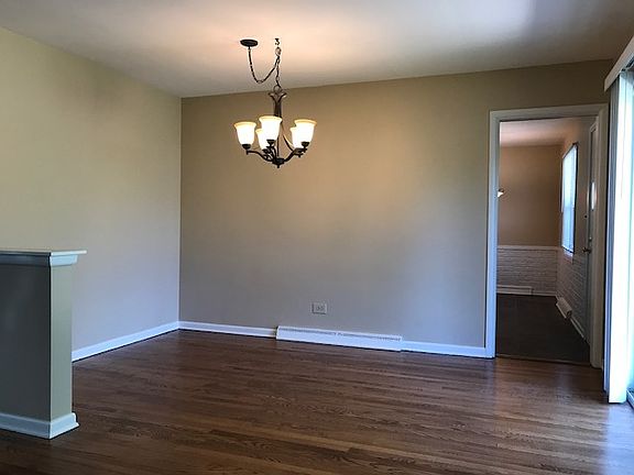 4th image of 1113 S Leslie Ln
