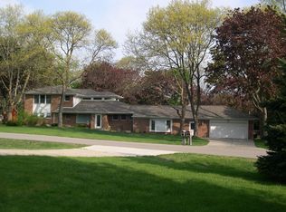 24730 N Cromwell Dr, Franklin, MI
