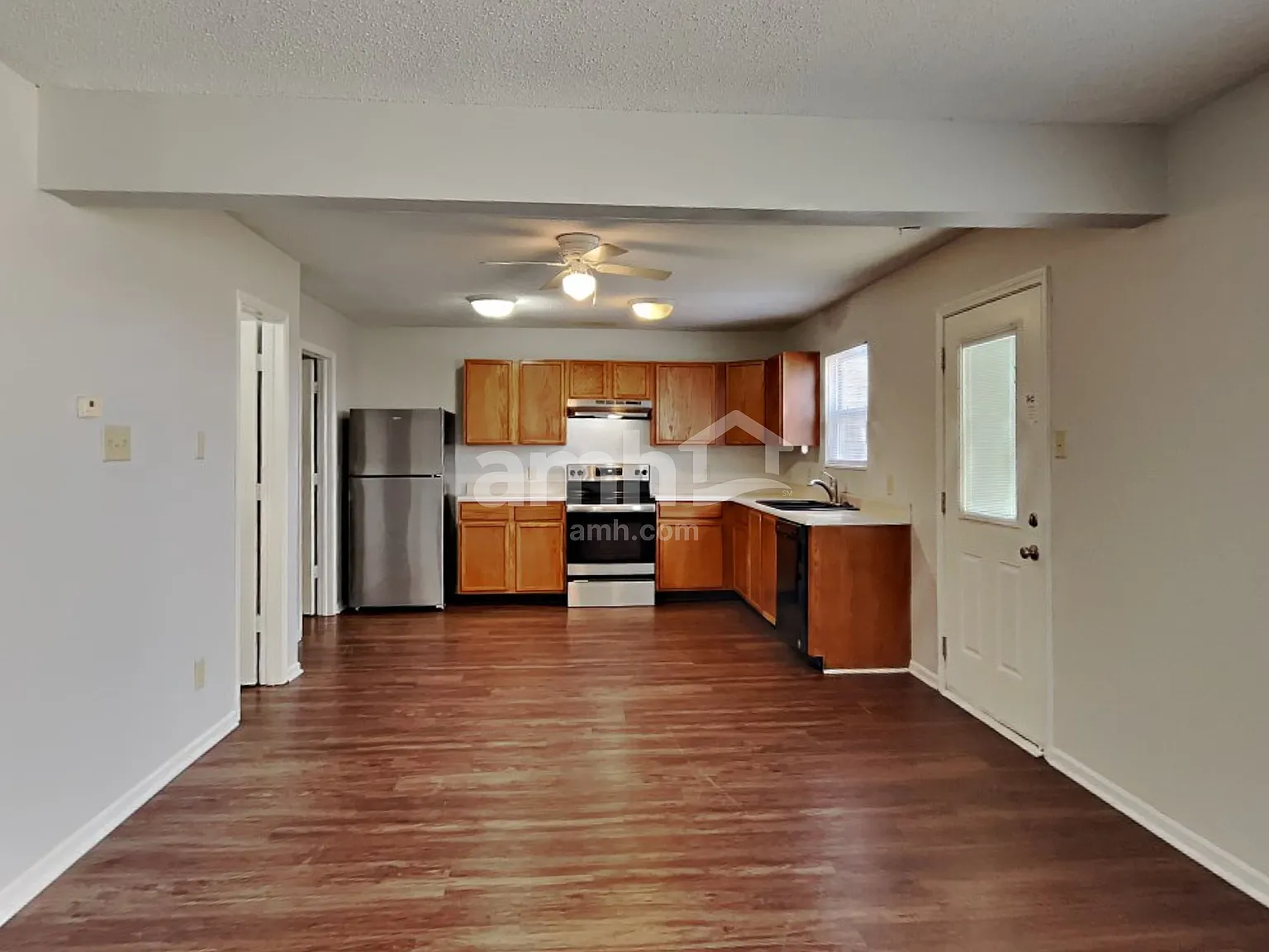 3 bed, 2.5 bath, 2052 sqft, $1,855 — Photo 4
