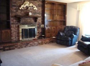 629 SW 7th St, Moore, OK 73160