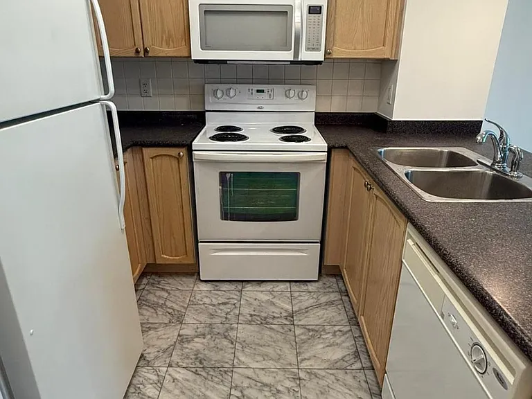 18 Yonge St #1702 — Photo 3