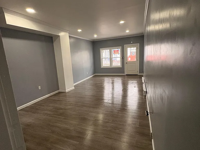 409 W Market St #2 — Photo 14