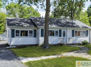 131 Pine Needle Dr, Toms River, NJ 08753