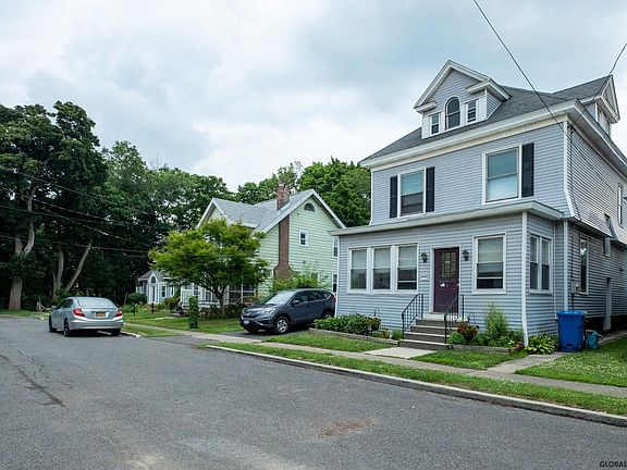 2nd image of 5 Catalpa Dr
