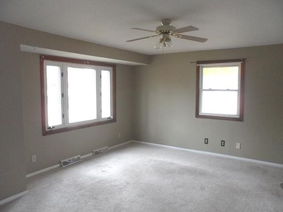 3rd image of 1542 N 27th Pl