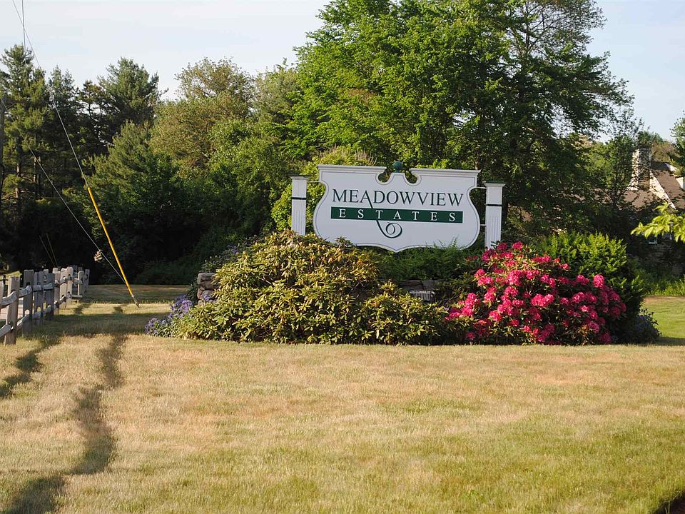 1st image of 74 Stillwater Dr