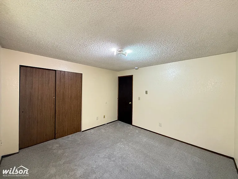 1211 Ledwich Ave — Photo 8