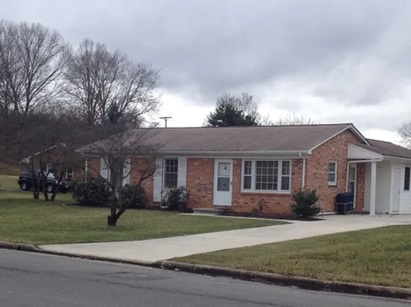 2103 Preston St, Radford, VA 24141
