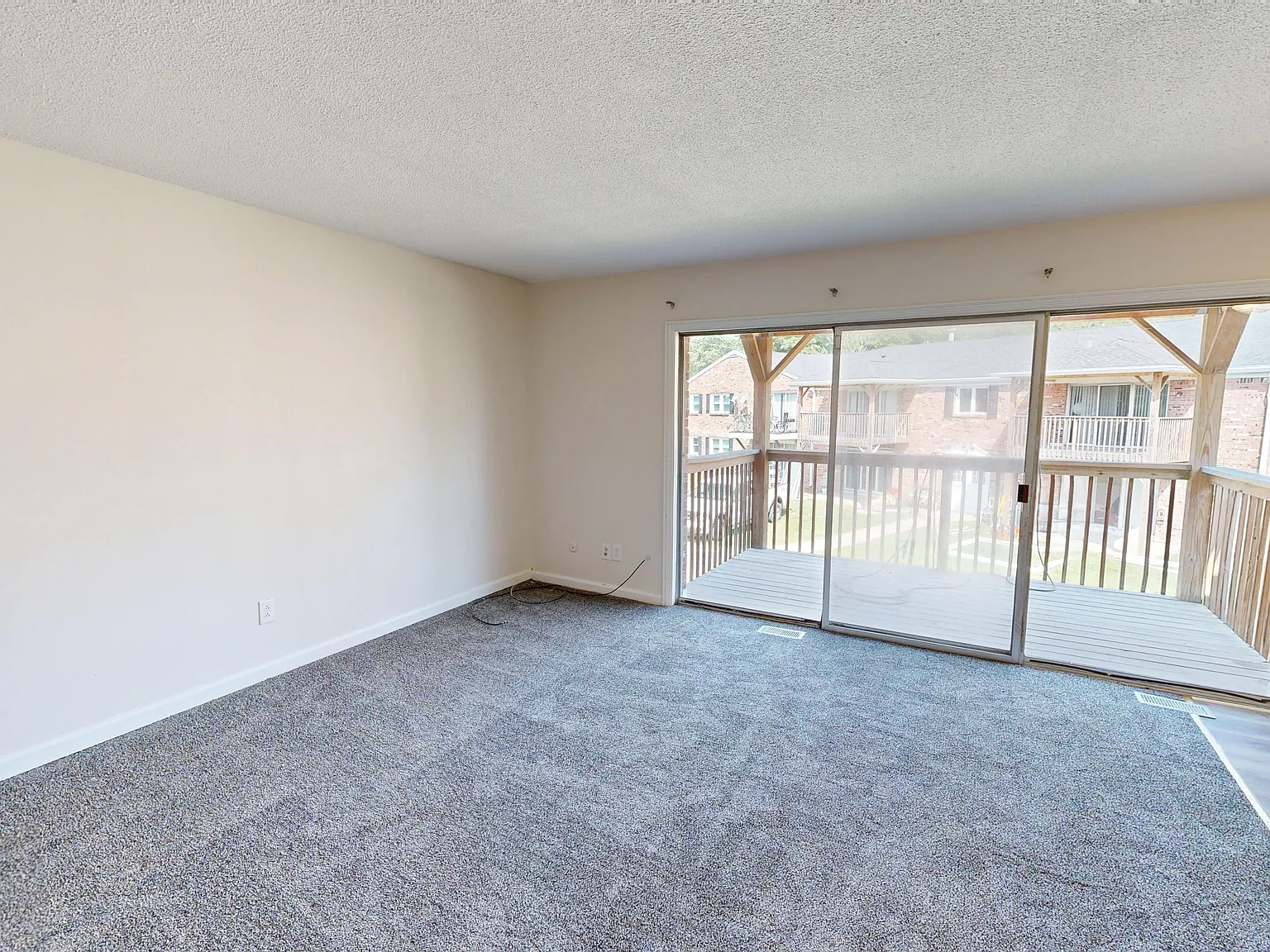 Fountainview East Apartments — Photo 2