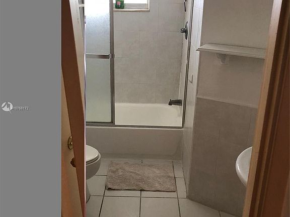 5th image of 1750 NE 191st St APT 308-2
