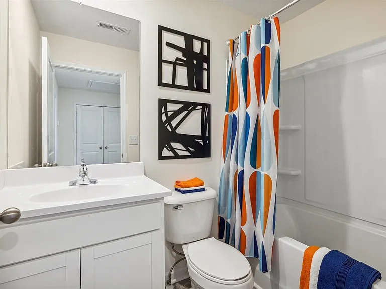 302 Wall St — Photo 12