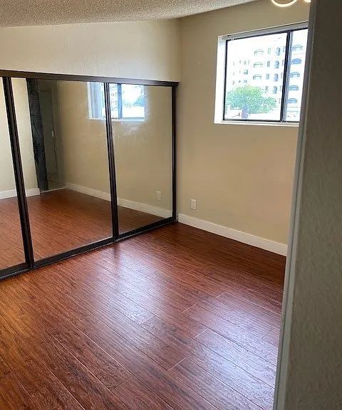 1943 Vista Del Mar Ave #7 — Photo 6