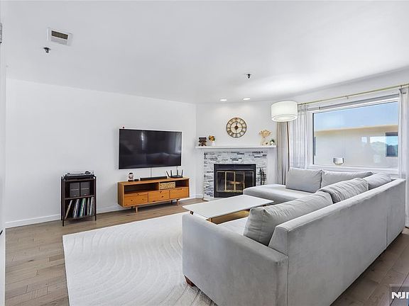 5th image of 1315 15th St #1315