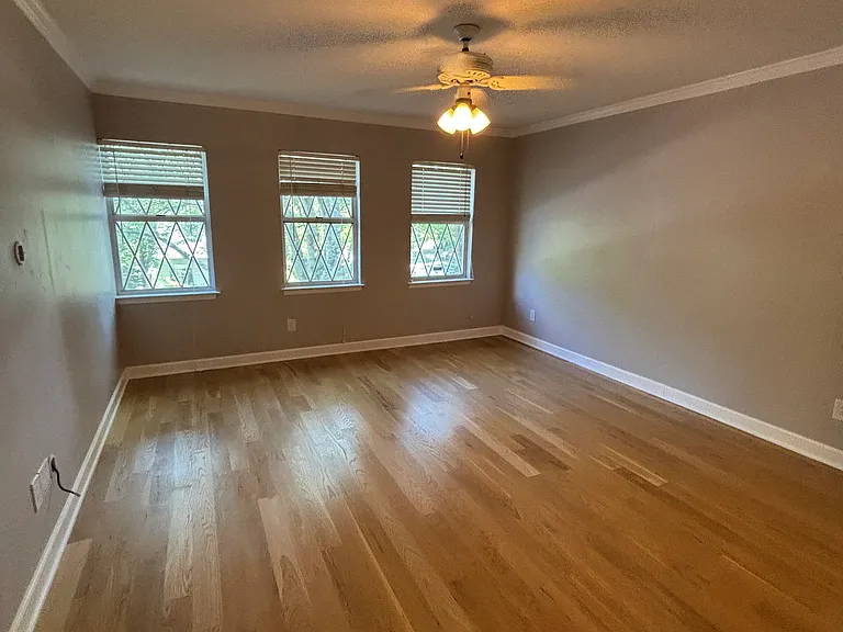 1146 Haven Brook Ln — Photo 8