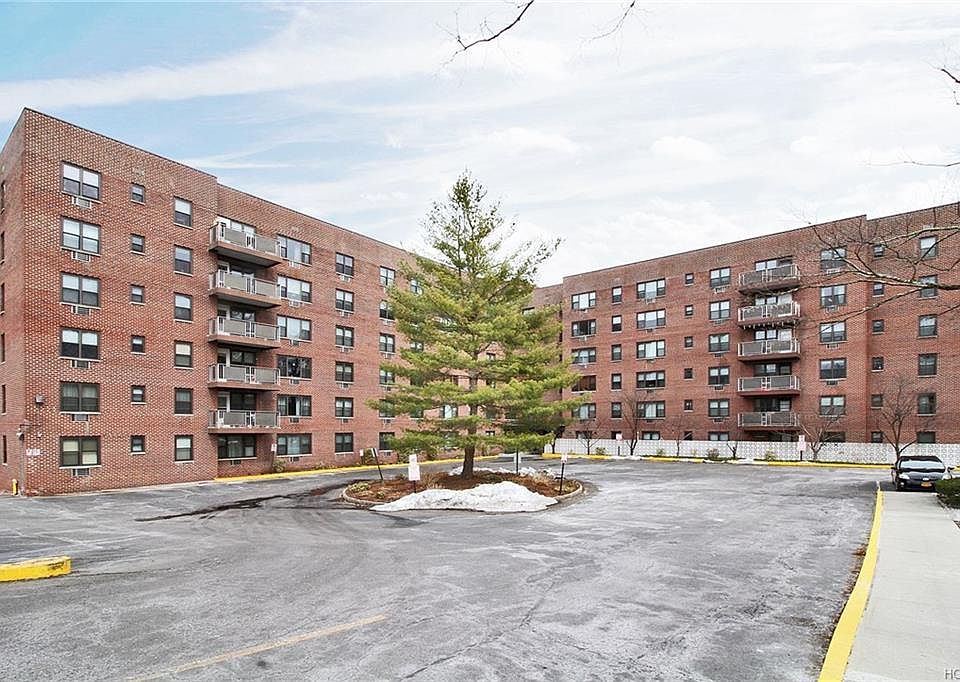 1st image of 77 Carpenter Ave APT 1H