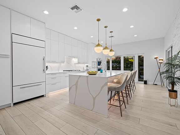 4th image of 1731 NE 23rd Avenue
