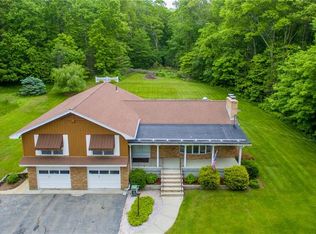 242 Anan Wade Rd, Glocester, RI 02857