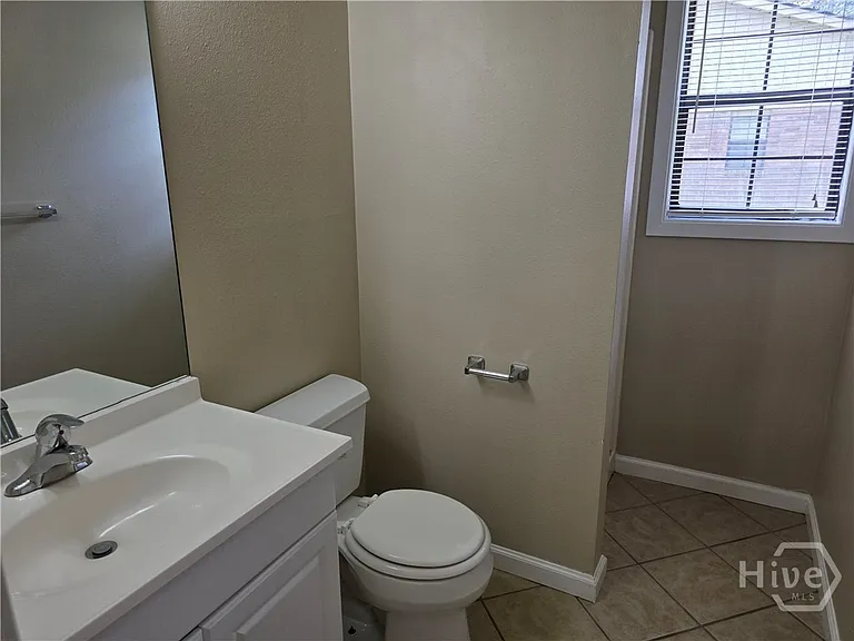 407 Savannah Ave — Photo 12