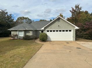 250 Helen Ln, Stockbridge, GA 30281