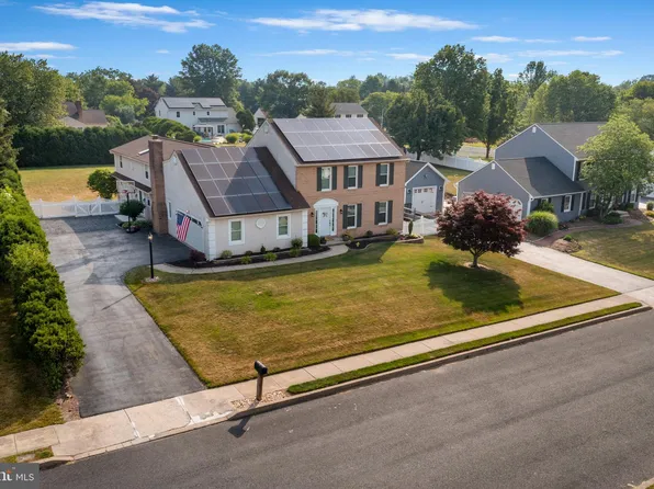 16 Shannon Way, Royersford, PA 19468