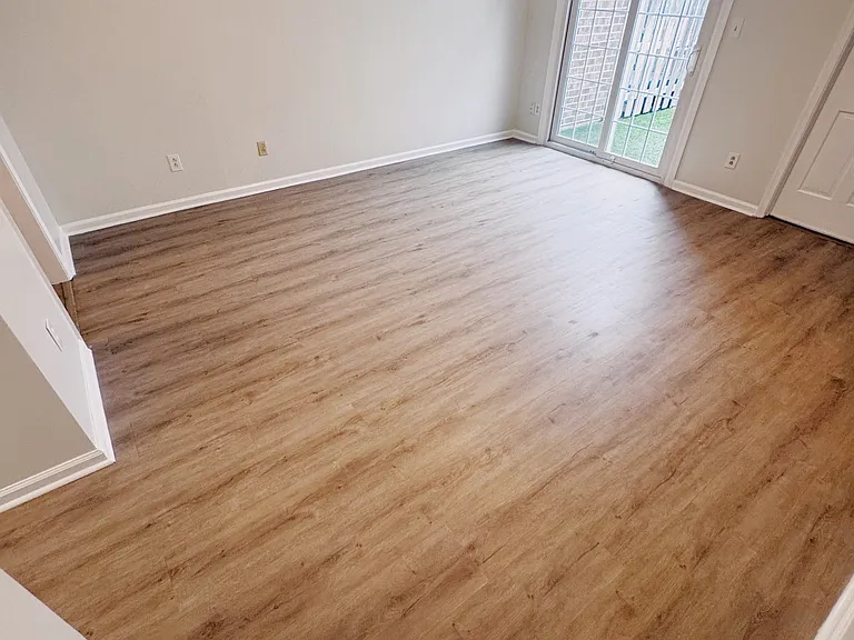 582 Tenbee Ln — Photo 12