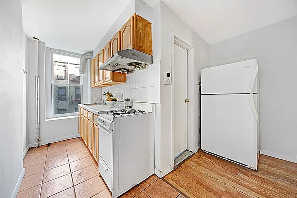 Sold by Compass | media 27