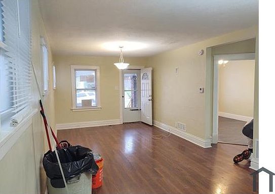 5th image of 4227 Rosewood Ave