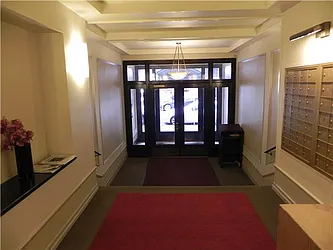 Rented by R New York