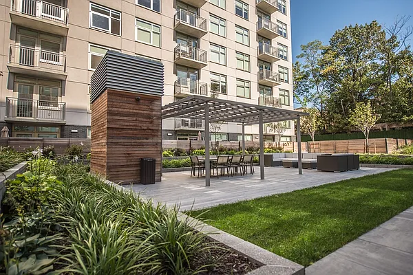 Rented by Hampshire Assets LLC | media 22