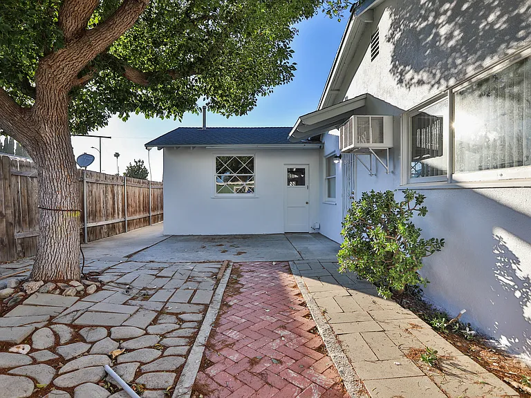 11236 Royal Palm Blvd — Photo 32