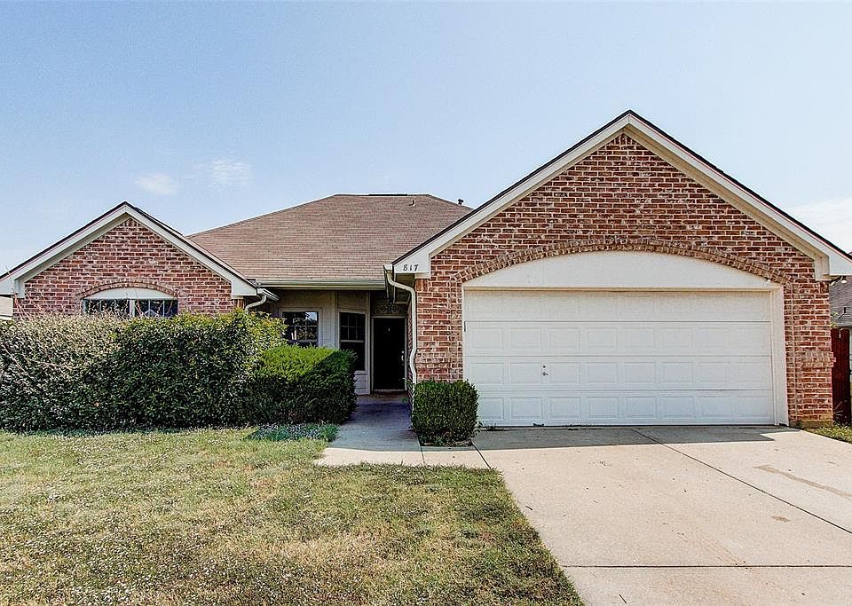 1st image of 817 Greenview Ct