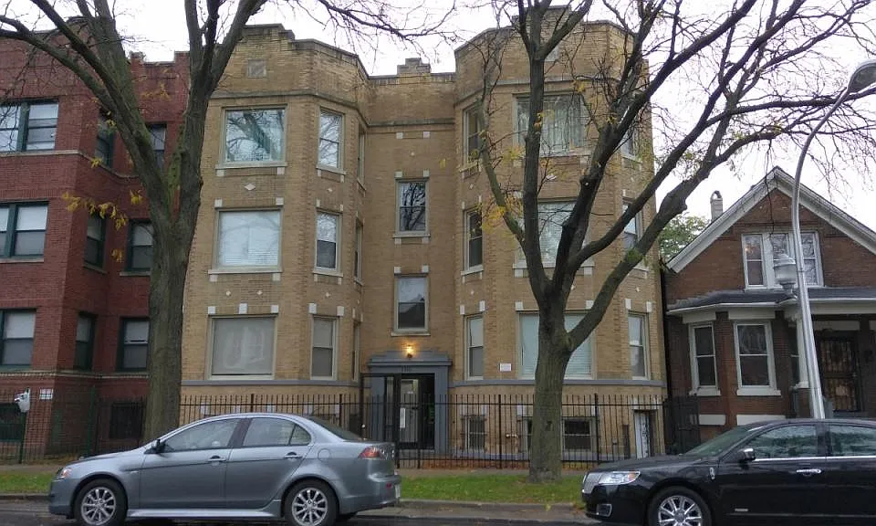 6945 S Dorchester Ave