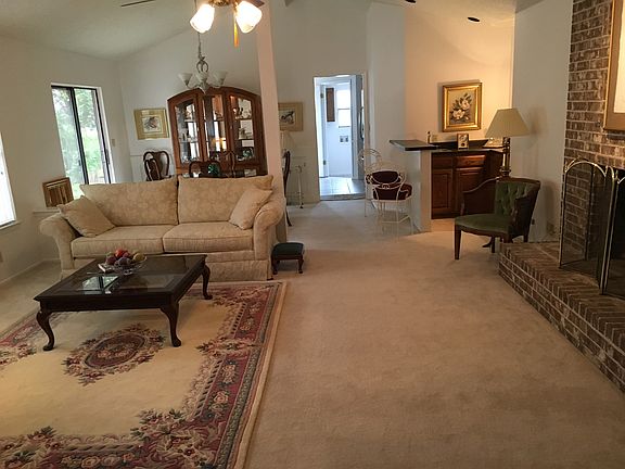 3rd image of 16922 Summer Creek Dr