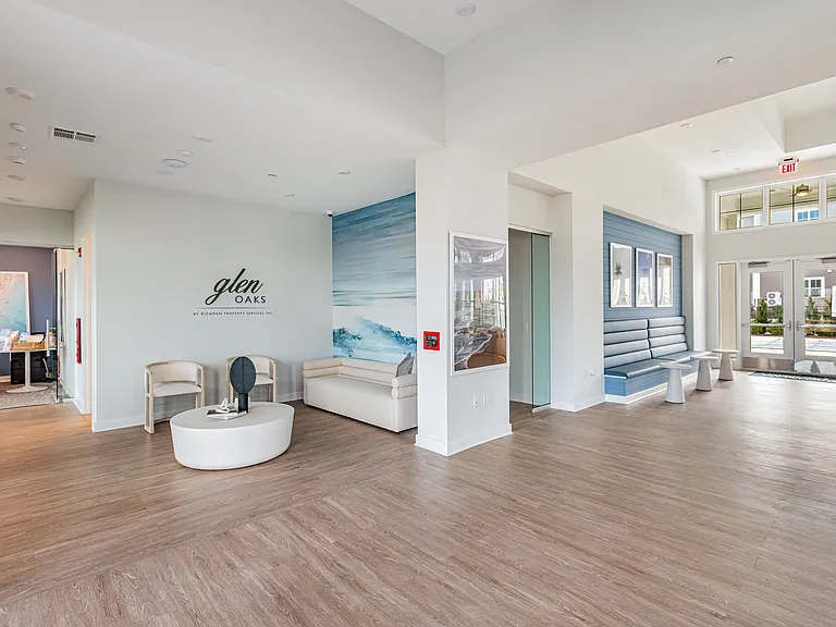Glen Oaks Apartments — Photo 16
