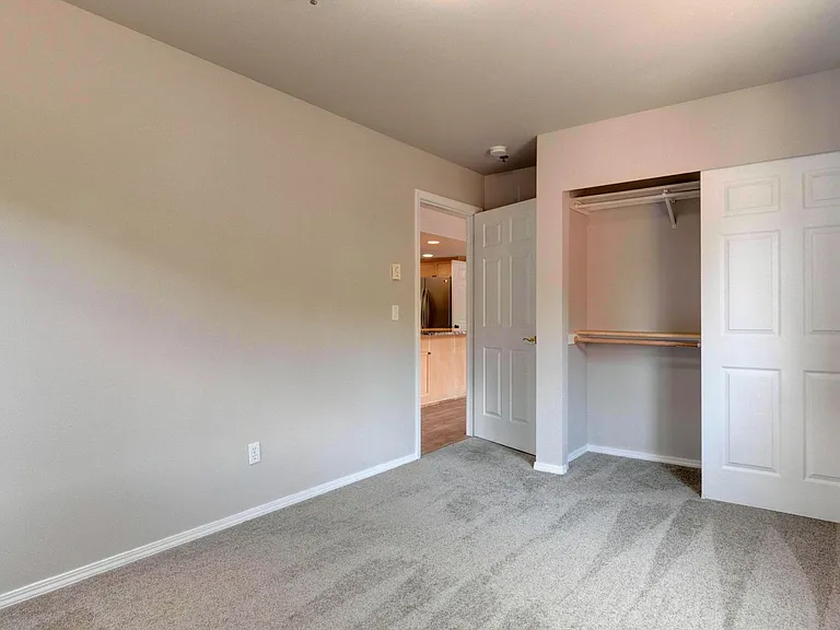 300 N Oak Harbor St #C102 — Photo 14