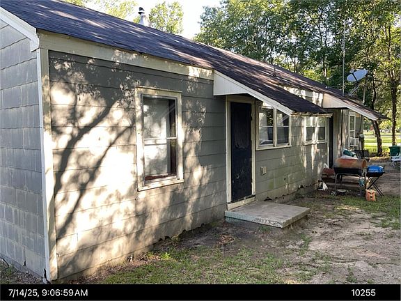 4th image of 202 Delta St
