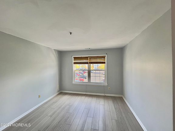 3rd image of 1635 Waterford Drive #1635