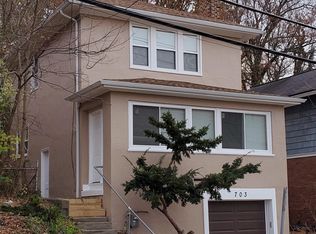 703 Riddle Rd, Cincinnati, OH 45220