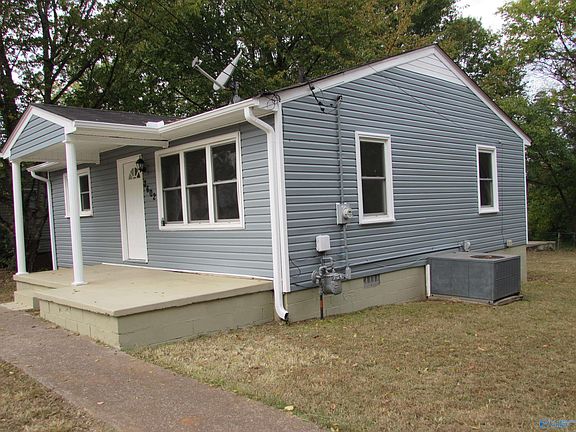 3rd image of 2602 Craft Ave NW